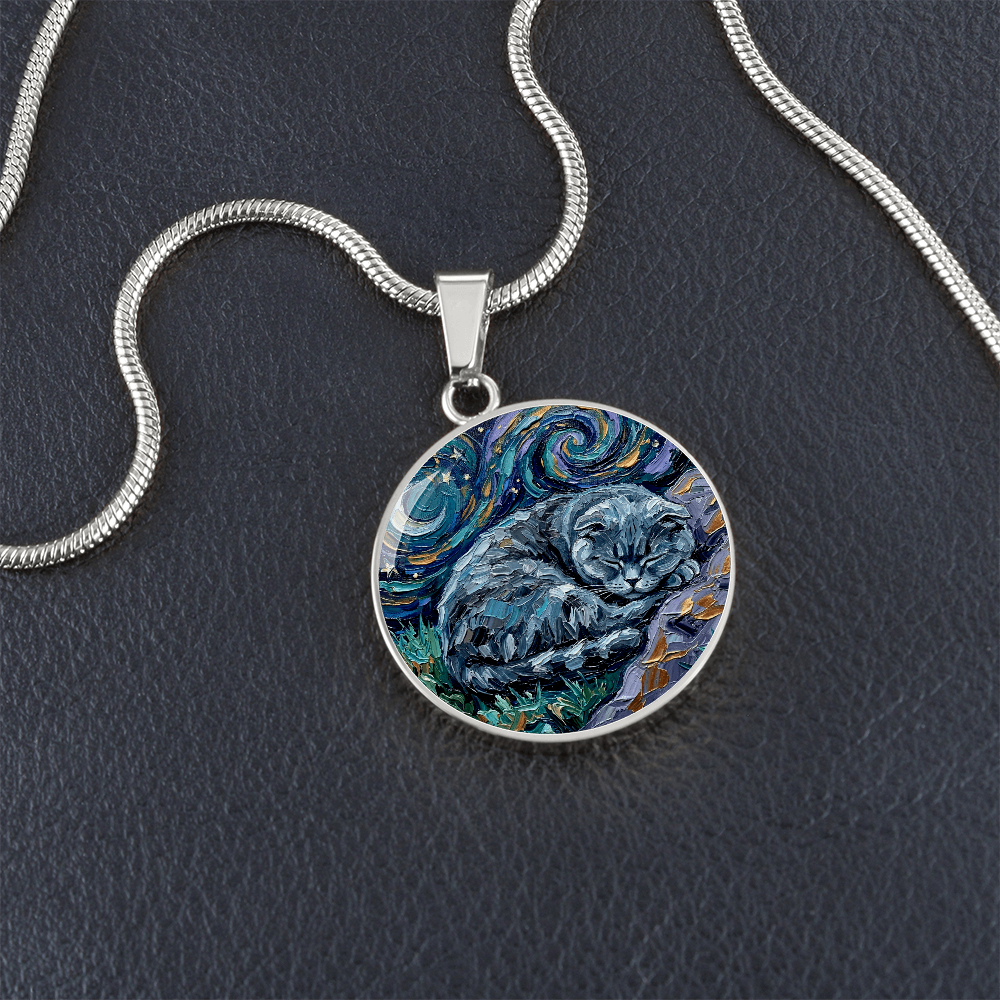 Sleepy Scottish Fold Round Necklace