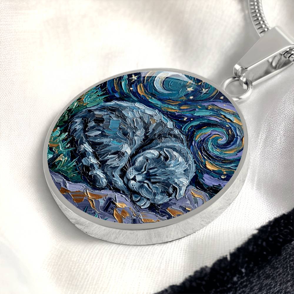 Sleepy Scottish Fold Round Necklace