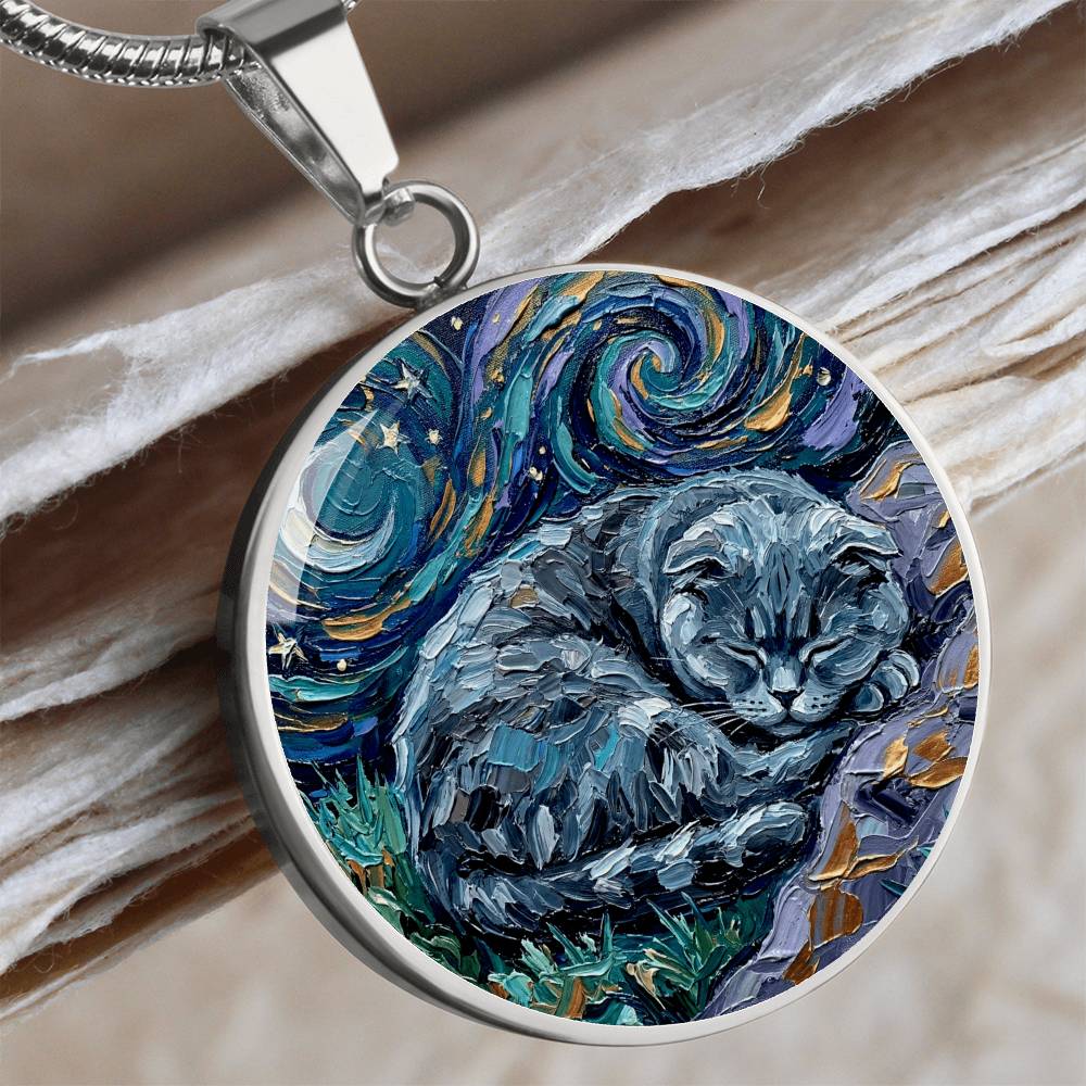 Sleepy Scottish Fold Round Necklace