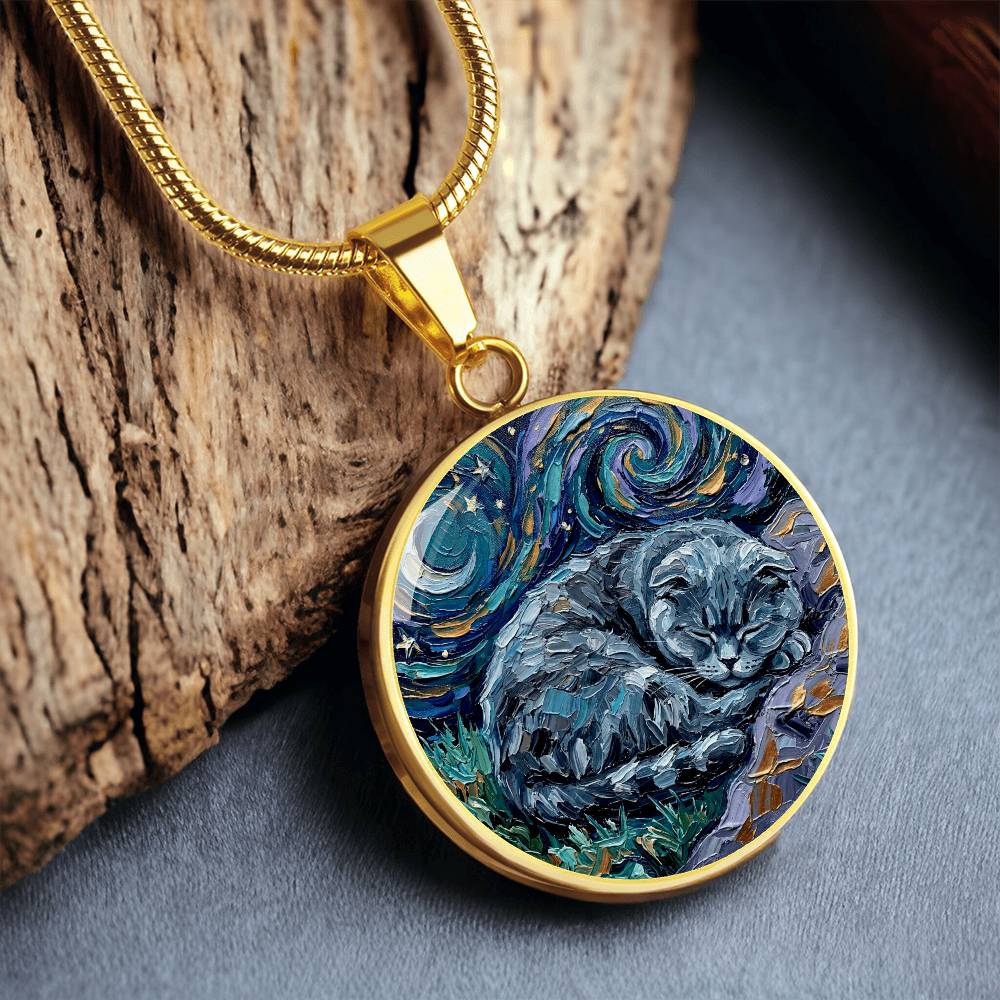 Sleepy Scottish Fold Round Necklace